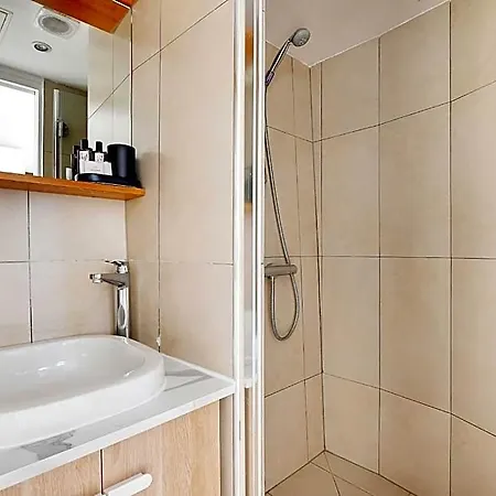 Hotell Spacious Duplex - 2br/6p - Le Marais Paris